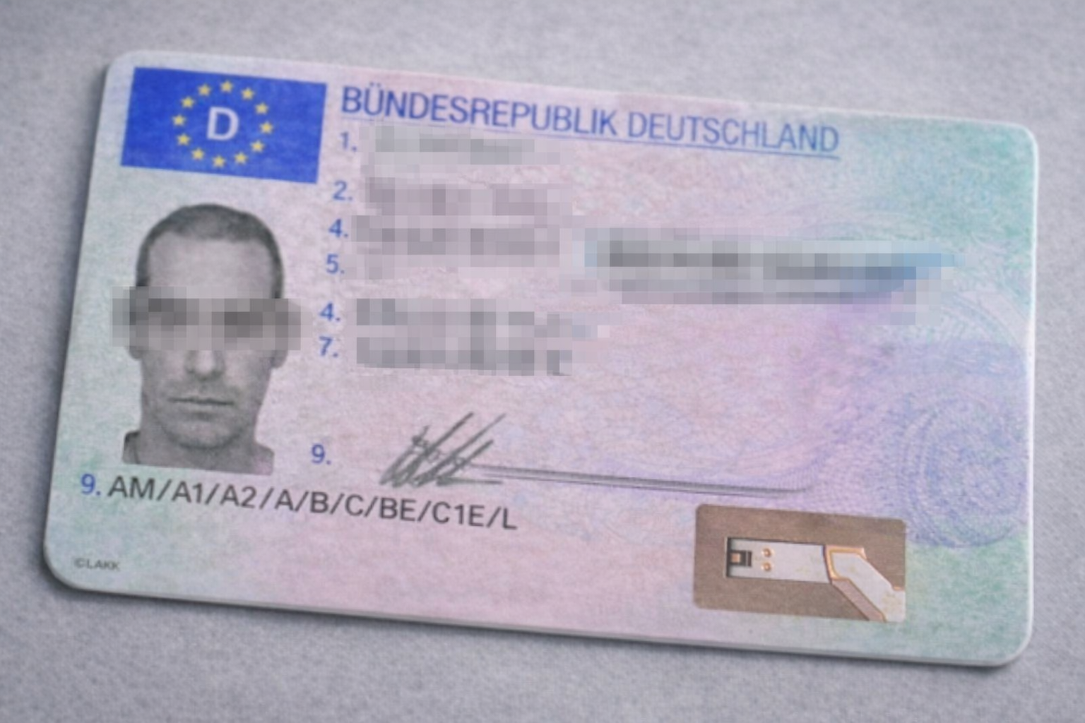 NFC Führerscheinkontrolle – Führerschein mit NFC-Chip